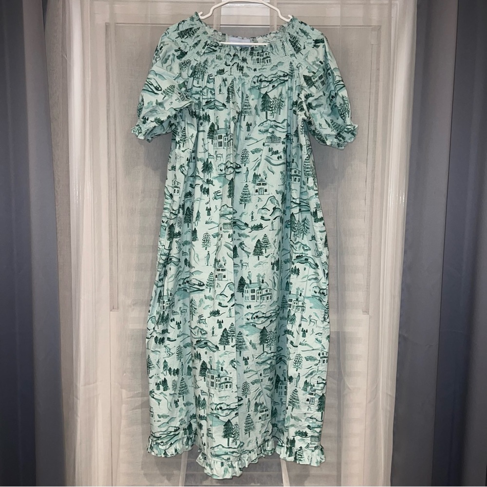 Hill House Caroline Winter Toile size XL in EUC